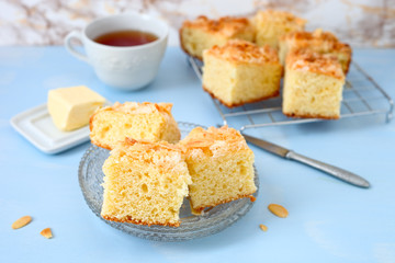Butterkuchen mit Mandelblättchen