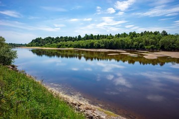 Fototapeta na wymiar Fluss Glomma in Norgwegen