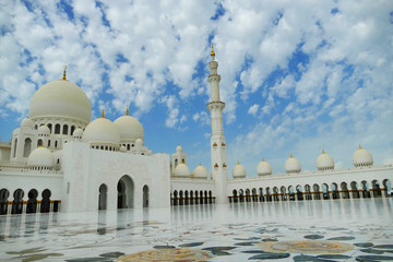 Sheikh Zayed Grand Mosque located in Abu Dhabi , marble floor, United Arab Emirates