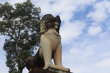 sculpture d'un lion au temple d'Angkor au Cambodge