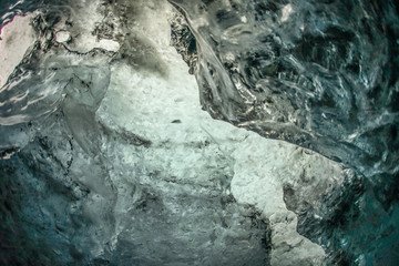 アイスランド・氷の洞窟（ヴァトナヨークトル）