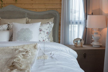 classic bedroom style