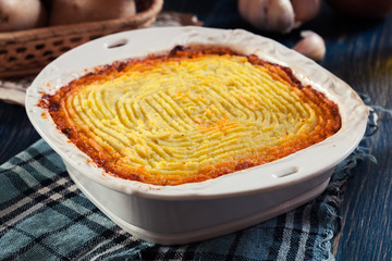 Shepherd's pie or cottage pie