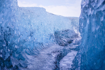 アイスランド・氷の洞窟（ヴァトナヨークトル）