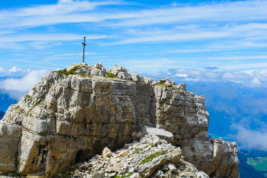 Croce su una vetta delle Dolomiti