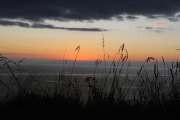 Obraz premium sunset over the lake