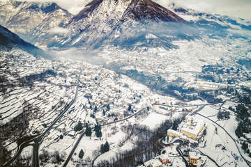 Valtellina (IT) - Sondrio - Frazione Sant'Anna - Mossini e Ponchiera - Vista aerea invernale