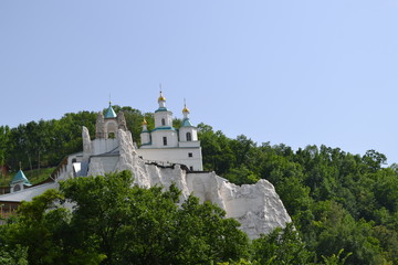 Fototapeta na wymiar church in Svyatogorsk