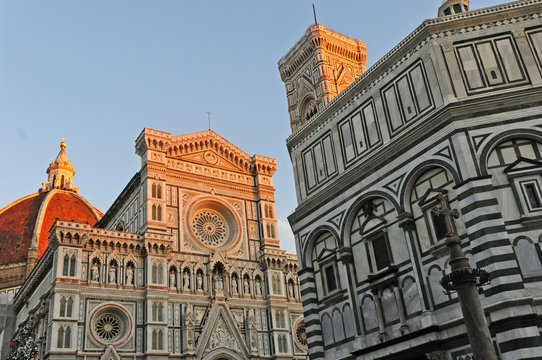 Firenze, tramonto sulla Basilica di Santa Maria del Fiore e Cupola del Brunelleschi