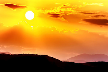 Fototapeta premium beautiful view of sunset in the mountains