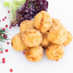 Chicken meatballs with lettuce