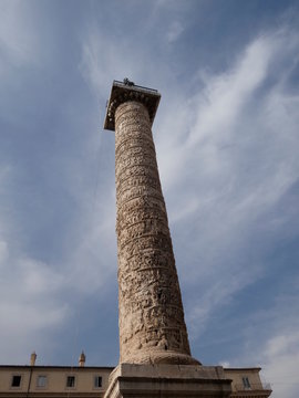 Columna Trajana o Columna de Trajano, monumento conmemorativo erigido en Roma.