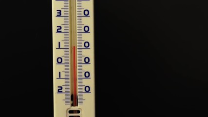 montée du mercure au thermomètre