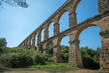 Obraz premium Roman aqueduct 'El ponte del Diablo' (The Bridge of the Devil) near Tarragona, Catalonia, Spain