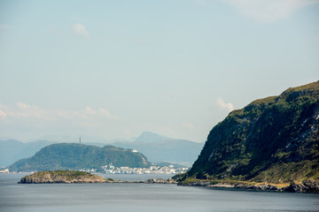 Blick auf Ålesund von der Insel Godøya