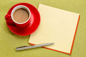 blank reminder note with coffee