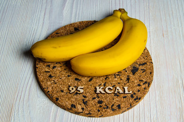 calorie foods banana 95 kcal 100 grams diet