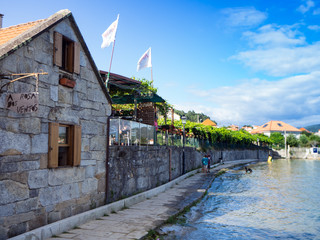 Fototapeta na wymiar Vistas del pueblo de Combarro a orillas del mar en Pontevedra, verano de 2018