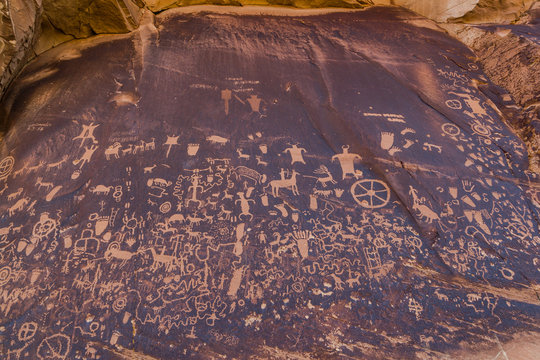 Canyonlands petroglyphs