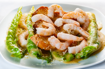 ENSALADA CESAR CON CAMARONES