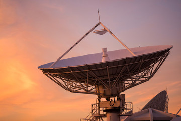 Big satelite dish at dusk