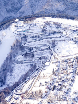 Bobbahn in Winterberg Sauerland von oben mit Schnee