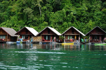 Fototapeta na wymiar Thailand, houses on the lake