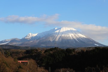 Fototapeta premium 大山の雪景色
