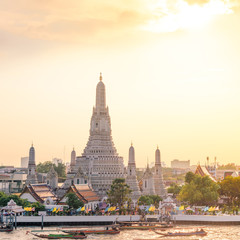 Fototapeta premium The most beautiful Viewpoint Wat Arun,Buddhist temple in Bangkok, Thailand 
