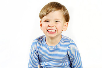 Zweijähriger Junge im Porträt