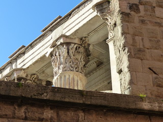 Capitello di una colonna dorica del Foro di Augusto a Roma in Italia.