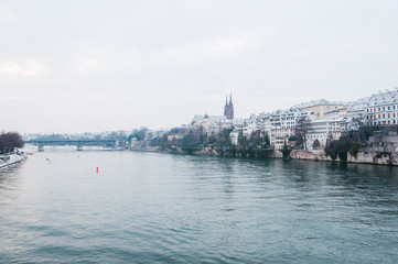 Obraz premium Basel, Grossbasel, Rhein, Münster, Kirche, Altstadt, Wettsteinbrücke, Altstadthäuser, Winter, Schweiz