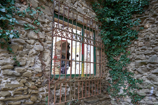 Verlassenes und verfallenes Haus
