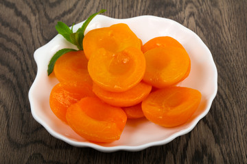 Canned apricots