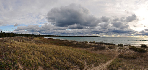 cloudy day at the coast on Manitoulin Island