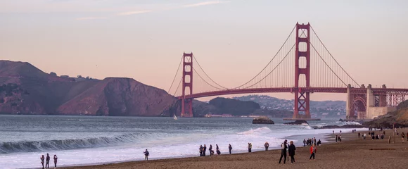 Foto op Plexiglas Baker Beach, San Francisco Zonsondergang over de Golden Gate Bridge bij Baker Beach in San Francisco, Californië