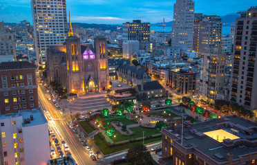 Fototapeta premium Huntington Park and Grace Cathedral in San Francisco aerial view at evening time