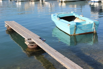 Fototapeta na wymiar Kleines Boot Hafen