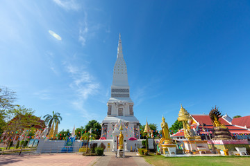 (Phra That Tha Uthen) Famous old relics that have been with Nakhon Phanom for a long time and...