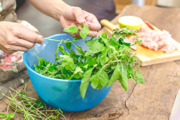 Prepare cooking ingredients. At lunch.
