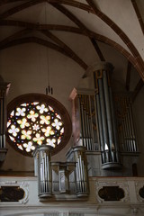 Un organo in chiesa