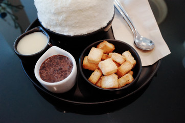 Fruit Ice Shave or bingsu korean style with topping