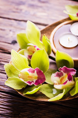 Obraz na płótnie Canvas orchid and candles