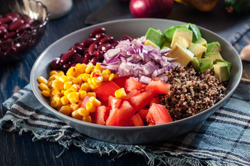 Mexican salad with quinoa and vegetables