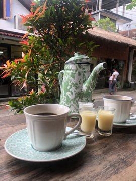 cup of coffee with flowers, cup, coffee, drink, tea, white, cafe, breakfast, espresso, beverage, black, hot, mug, caffeine, brown, isolated, food, saucer, morning, table, chocolate, cappuccino, liquid
