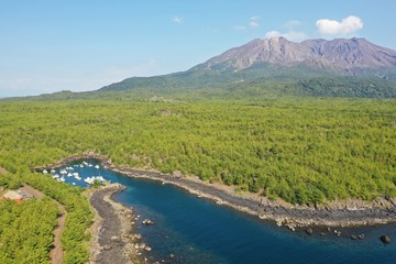 桜島の溶岩の自然港