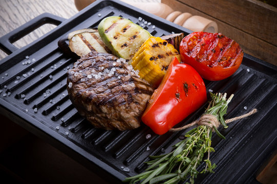 Grill Steak on an Electric Stove. Pork Neck Fried on Small Electric Grill.  Home Cooking. Healthy Barbecue. Catering To Friends Stock Photo - Image of  heat, chicken: 146073678