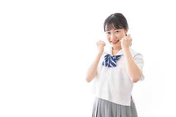 笑顔で勉強をする若い学生