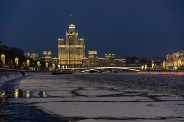 Obraz premium Moscow embankment in the night.