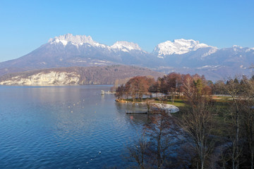Saint Jorioz beach and mountains on Annecy lake